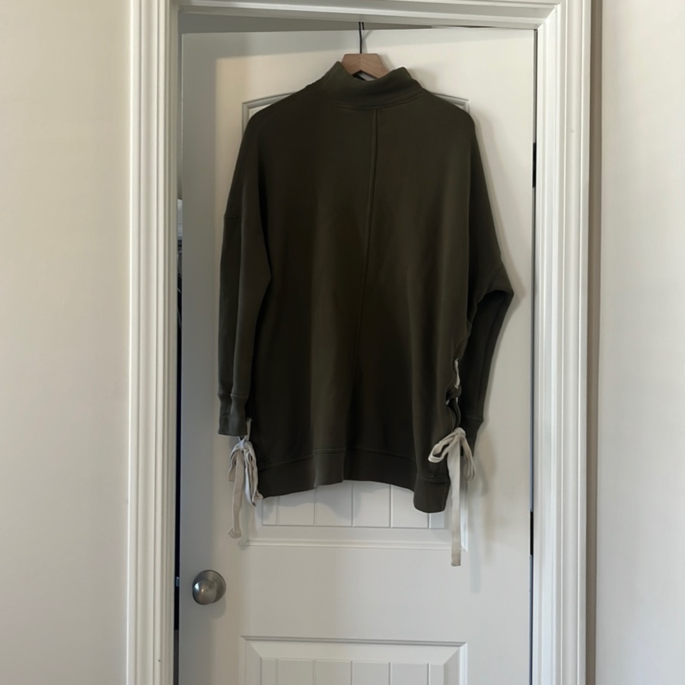 Free people green turtle neck sweater